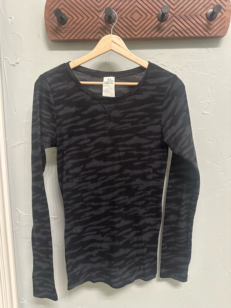 Under Armour Women's Long Sleeve Gray Camouflage Crew